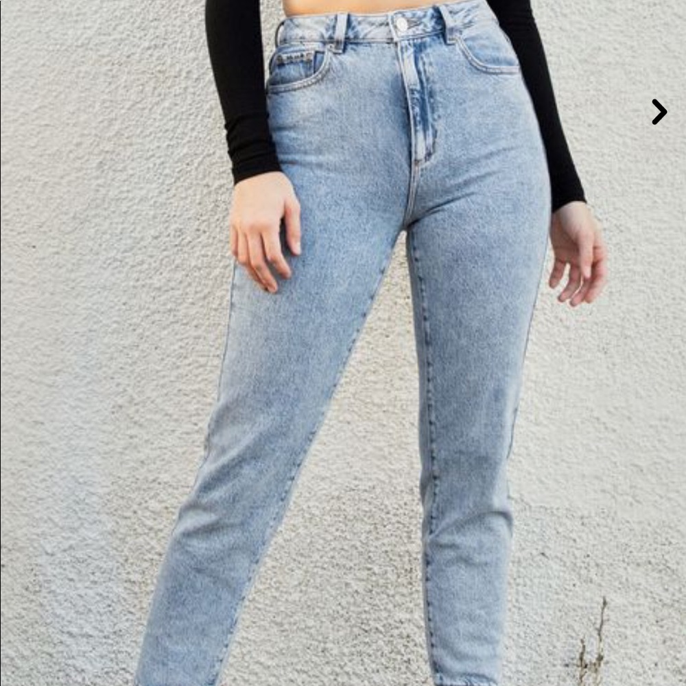 GARAGE MOM JEANS 💙